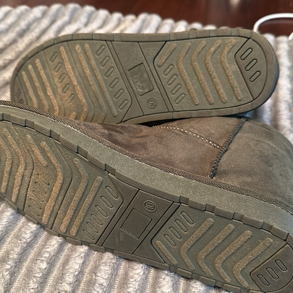 Arizona Flat Heel Winter Ankle Boots- size 10 - Picture 8 of 9